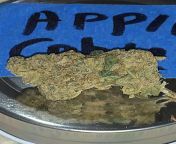 Apple cobbler shit smells and taste like apple jolly rancher ( rise Deerfield) from pinakita ang utong ni apple angeles
